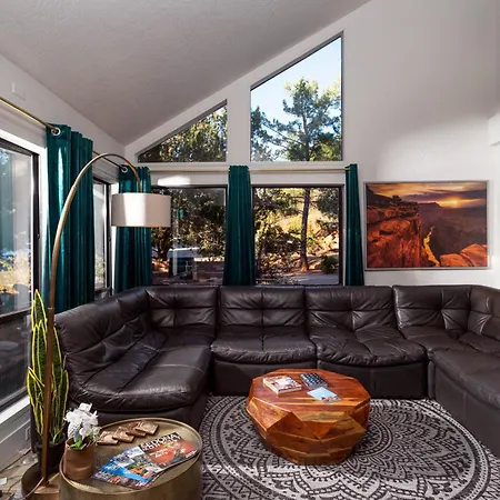 Luxe Boutique-Style Home W/Indoor Hot Tub